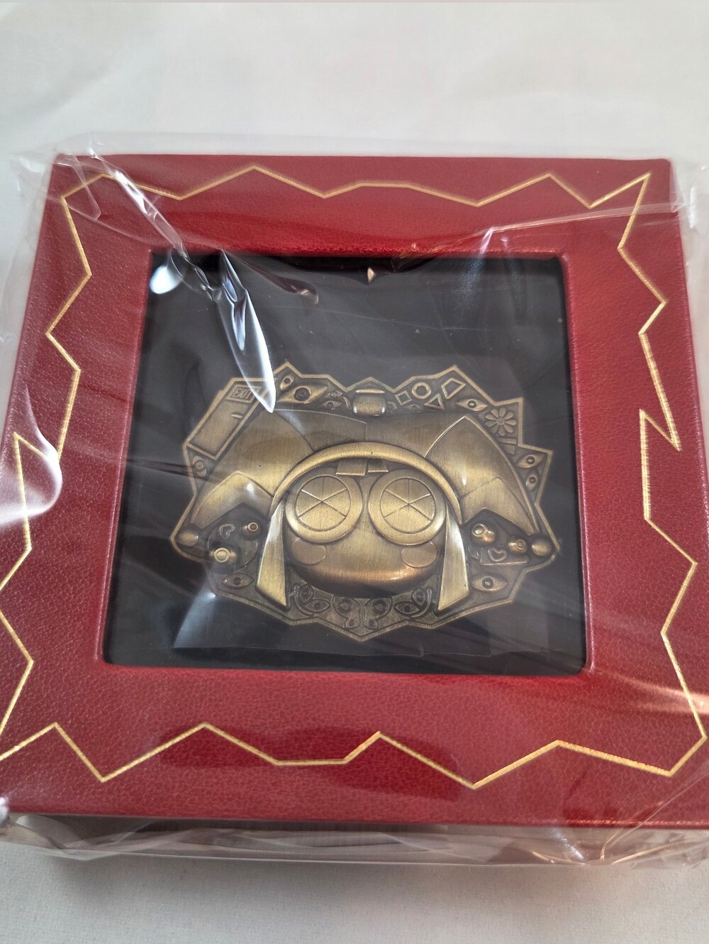 Glitch Golden Pomni Badge Amazing Digital Circus THE LAST ACT Exclusive Pin MINT